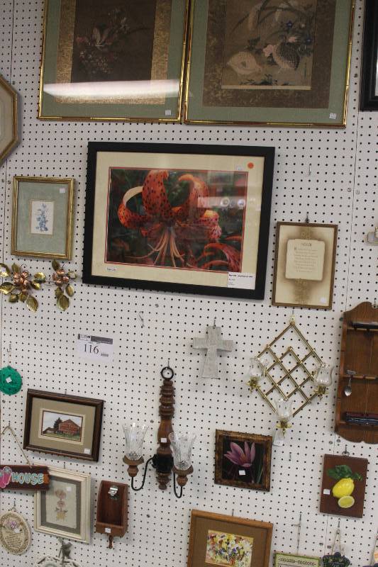 Wall Lot of Home Decorations