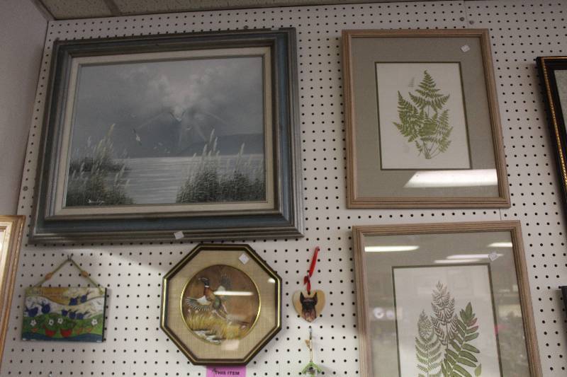 Wall Lot of Home Decorations