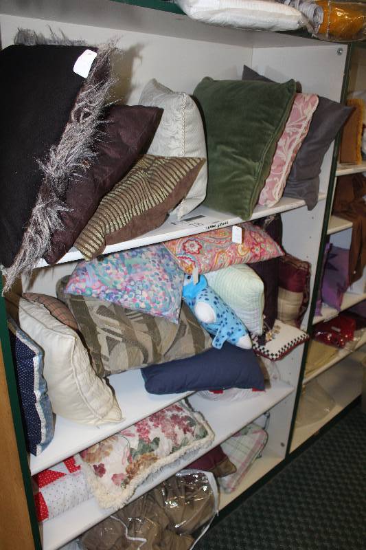 Contents Including Pillows