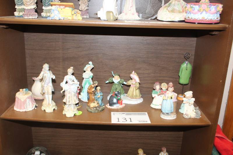 Shelf Lot of Home Decorations