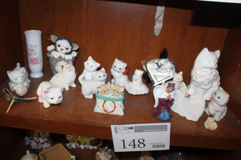 Shelf Lot of Home Decorations
