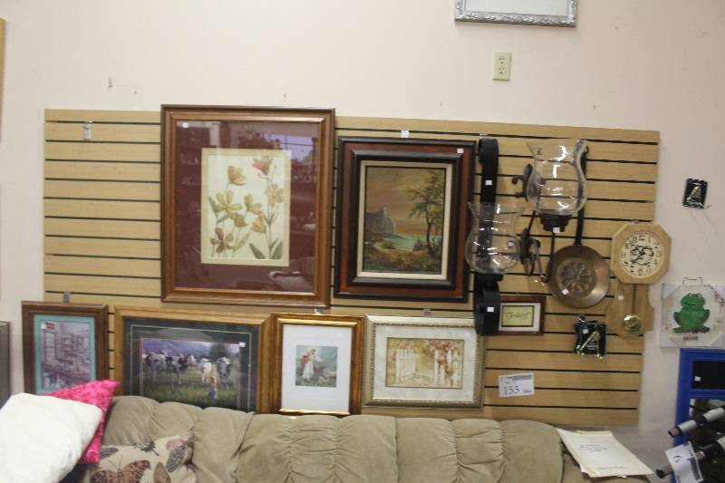 Wall Lot of Home Decorations