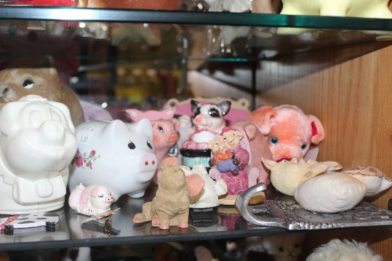 Shelf Lot of Home Decorations