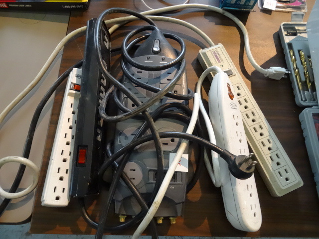 lot 105 image: Misc Outlet Strips