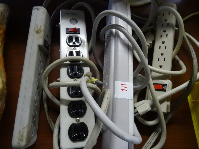 lot 116 image: Misc Outlet Strips
