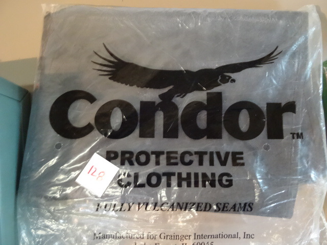 lot 128 image: 45 X 35 Condor Protective Apron
