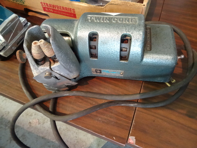lot 139 image: Twin Cone Wire Stripper Model 45-103