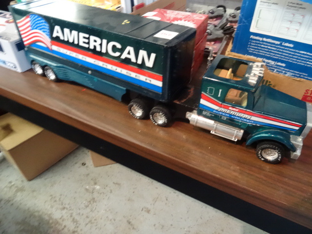 lot 140 image: Nylint Semi Truck and Trailer