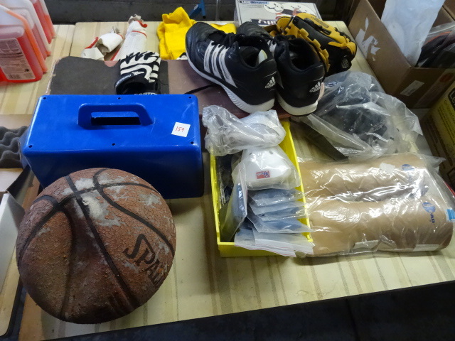 lot 159 image: Large Variety Of Sports Equipment