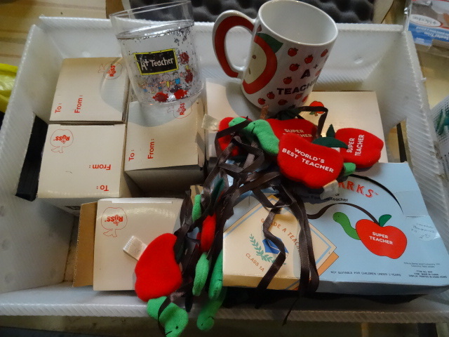 lot 169 image: Box of Misc Mugs Glasses