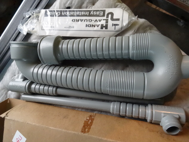 lot 178 image: Handi Lav - Guard Kits Qty 2