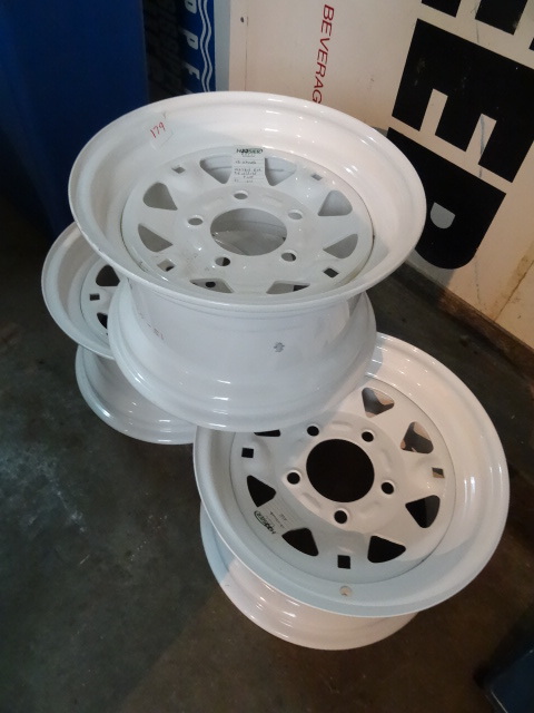 lot 179 image: Hoosier Wheel 3 Rims 15-0216S 12 X 7
