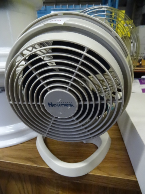 lot 204 image: Holmes Table Fan Shroud Is Cracked