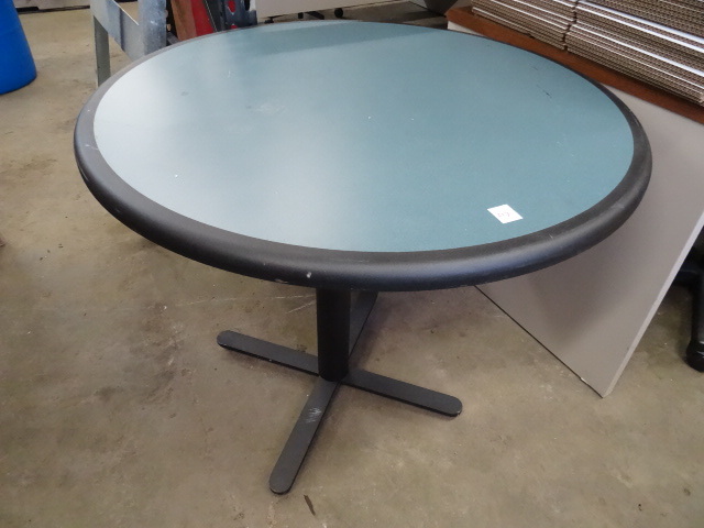 lot 213 image: 36 Round Metal Framed Table