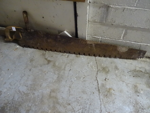 lot 262 image: Vintage Log Saw