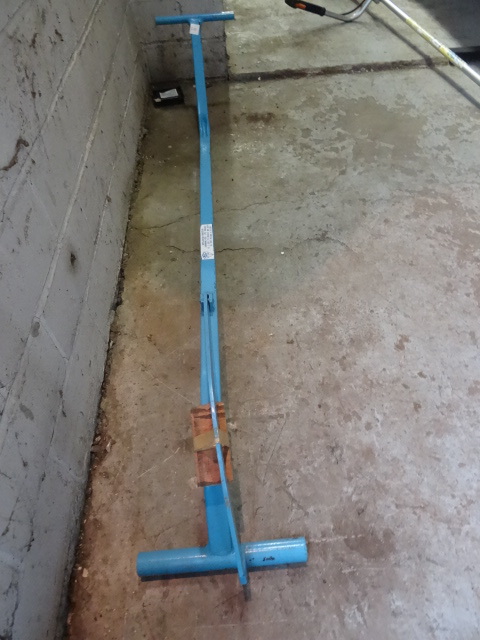 lot 265 image: Heavy Duty Log Turner