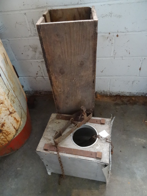 lot 275 image: 2 Trap Boxes 1 Has Foot Trap