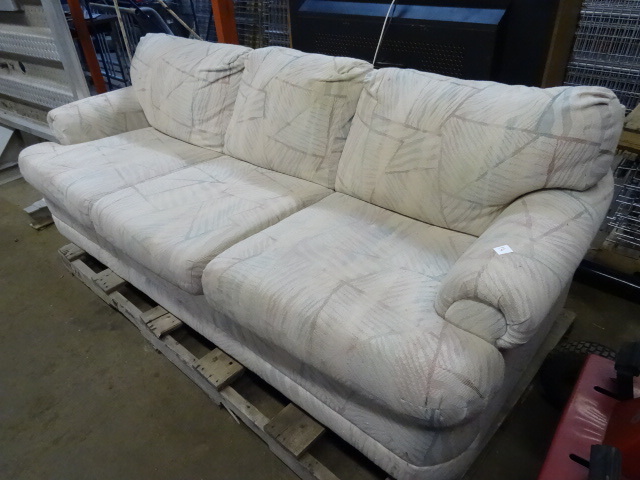 lot 14 image: Full Size Sofa Sleeper