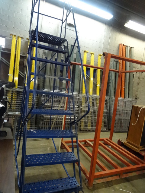 lot 22 image: Rolling Stairs 8 Steps