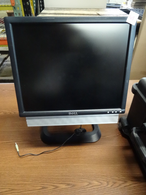 lot 45 image: Dell 17 LCD Computer Monitor