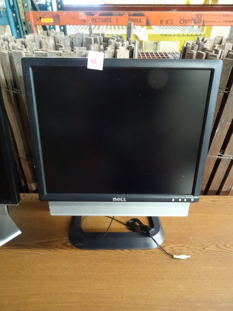 lot 46 image: Dell 17 LCD Computer Monitor