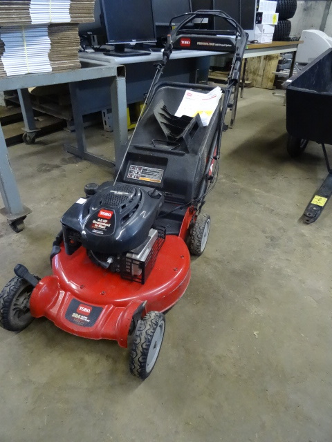 lot 56 image: Toro 5R4 Super Recycler Bagger Mower