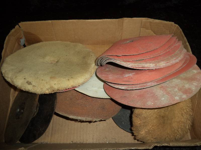 Lot - Assorted Sanding Pads & Discs