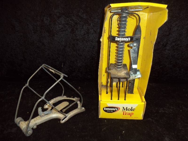 Lot - Mole Traps
