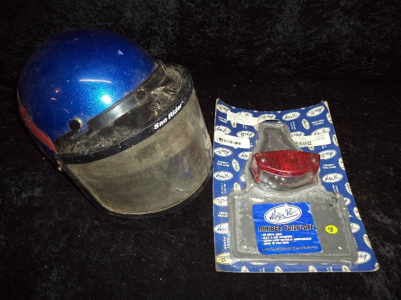 Lot - Cycle Helmet & Cycle LightMudflap