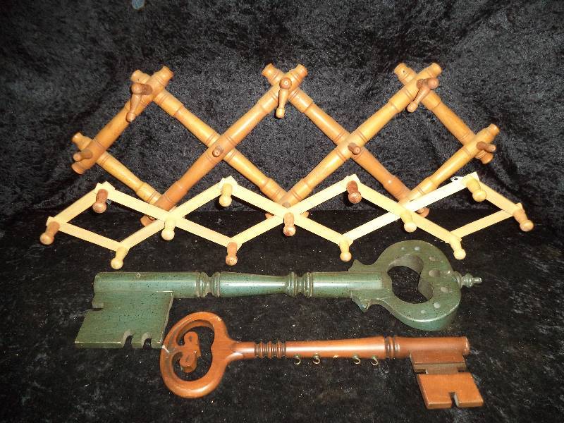Lot - Large Wooden Key Decor & Wood Hangers