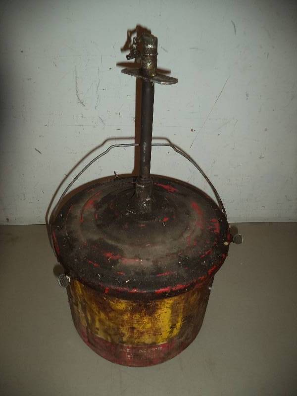 Alemite Lubricant Can with Pump