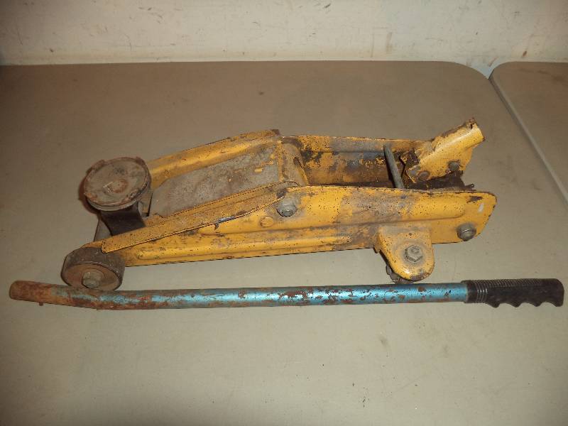 Floor Jack with Handle
