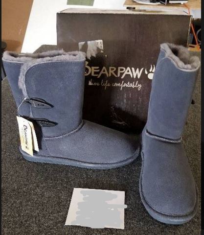 lot 8 image: Bearpaw Womans Abigal Boot  Charcoal SZ 10