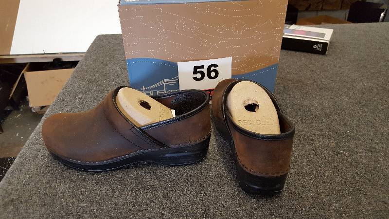 lot 56 image: DANSKO Womans Shoe Dark Brown  sz-8 12