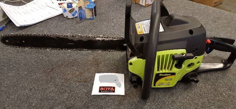 lot 127 image: Poulan 18-inch 40cc 2-Cycle Gas Chainsaw wcasefilewrench