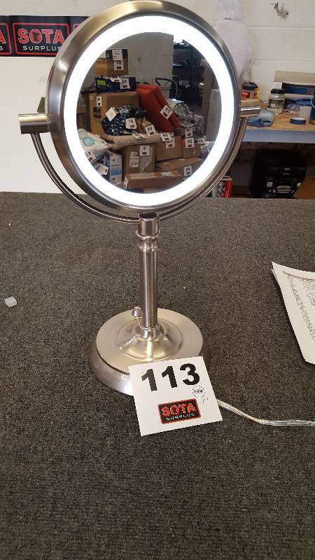 lot 113 image: Sunter Lighted Vanity Mirror