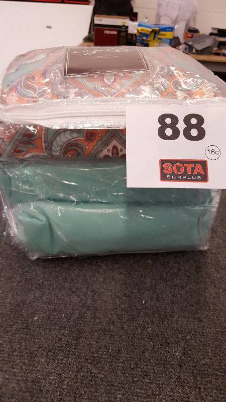 lot 88 image: Cozelle Microfiber Solid, Medallion & Diamond 12-Piece Sheet Set  King -  Mint