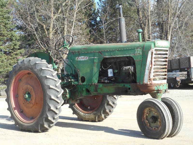 lot 2 image: RESERVE HAS BEEN MET Oliver 770 Farm Tractor