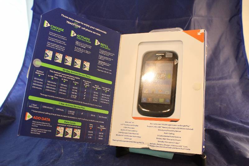 lot L72-1352 image: Tracfone ZTE Valet Android Phone RETAIL VALUE $110