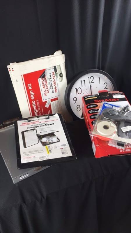lot L51-1192 image: Lot of 7 Various Office Supplies RETAIL VALUE $550