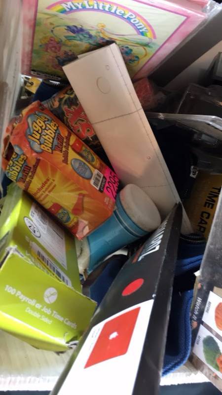 lot L51-BIN1 image: Bin of assorted items RETAIL VALUE $130