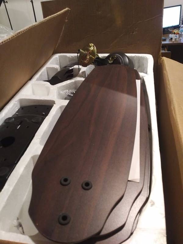 lot L51-1093 image: Hunter 54 Ceiling Fan RETAIL VALUE $175
