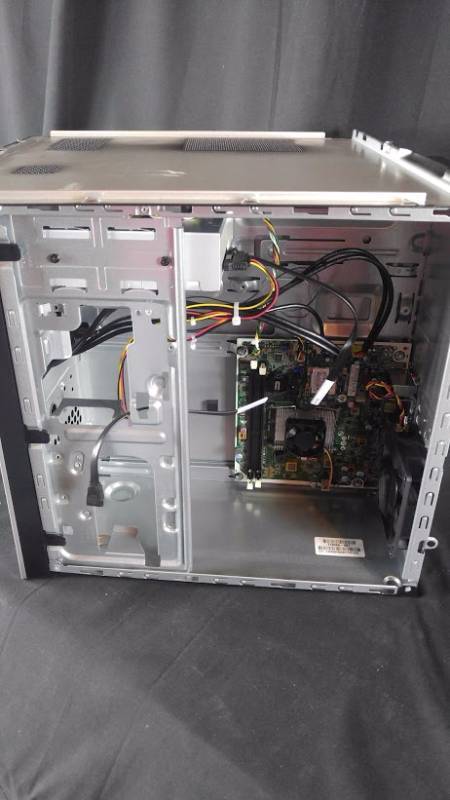 lot L90-26 image: Pre-built Dell Optiplex 745 Computer (Retail Value $100)