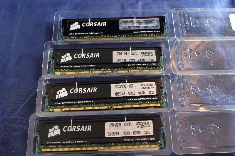 lot L51-176 image: 4 Sticks of Ram