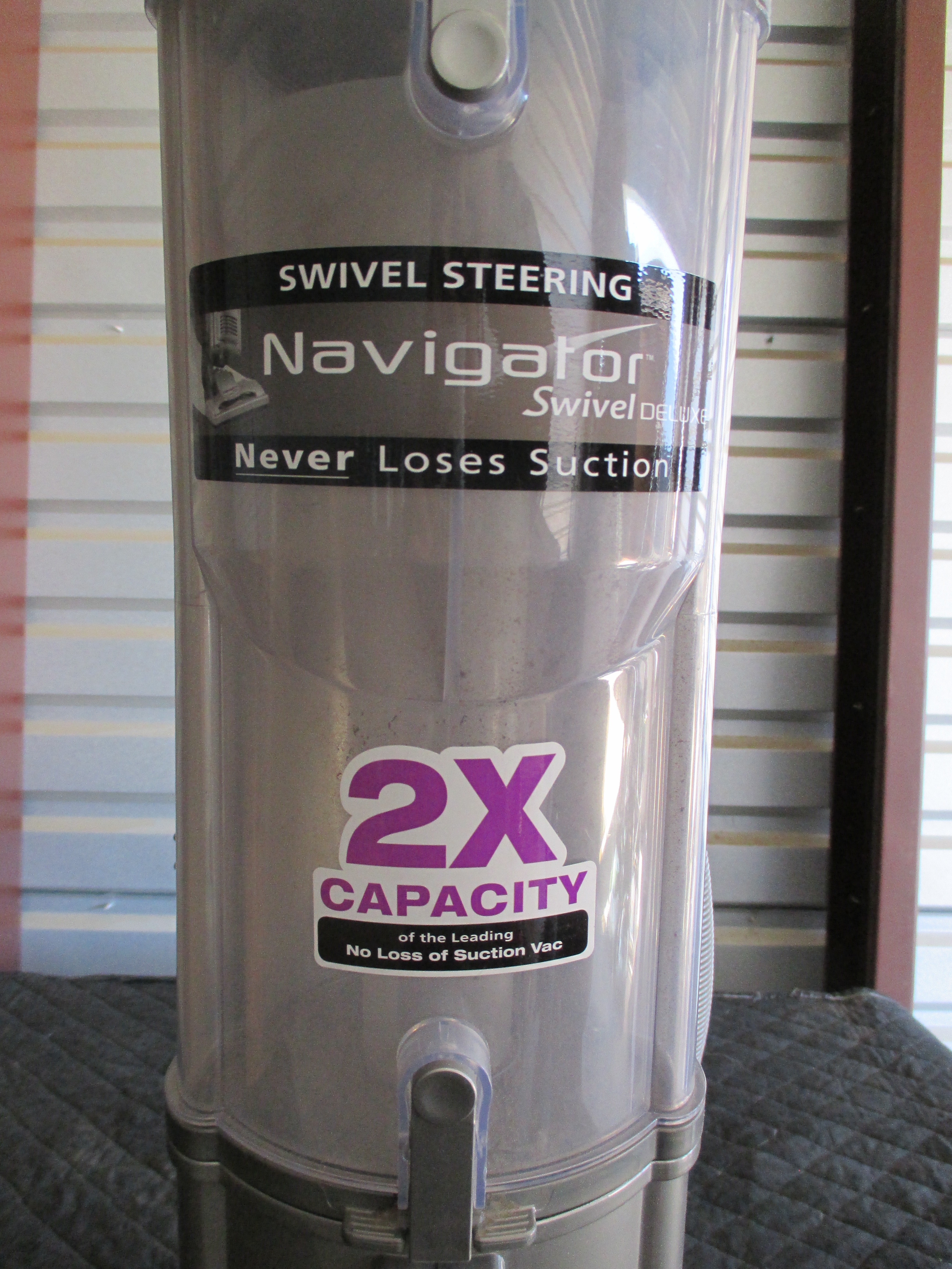 lot 130 image: Shark Navigator Swivel Deluxe