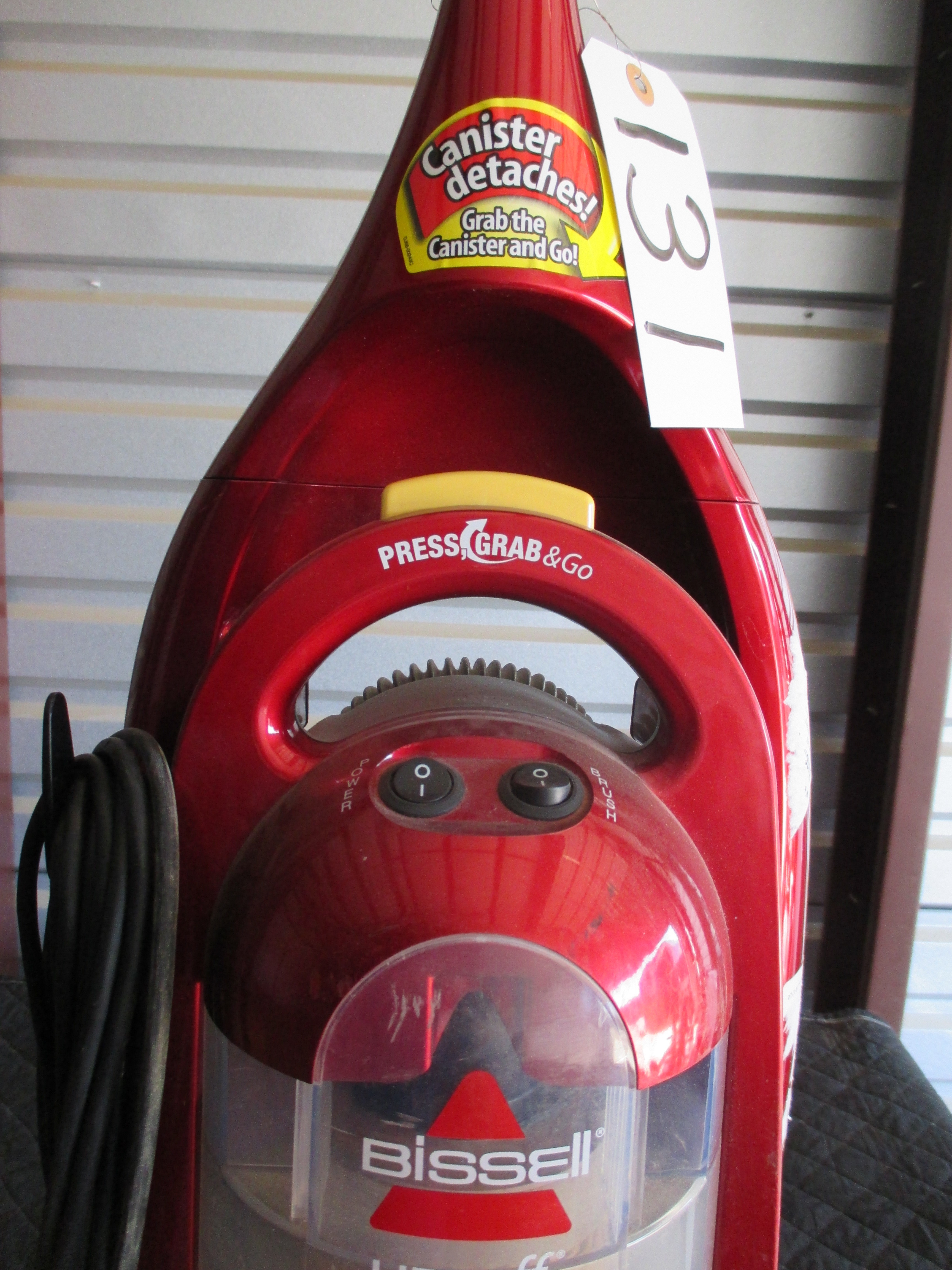 lot 131 image: Bissell Lift-Off Revolution