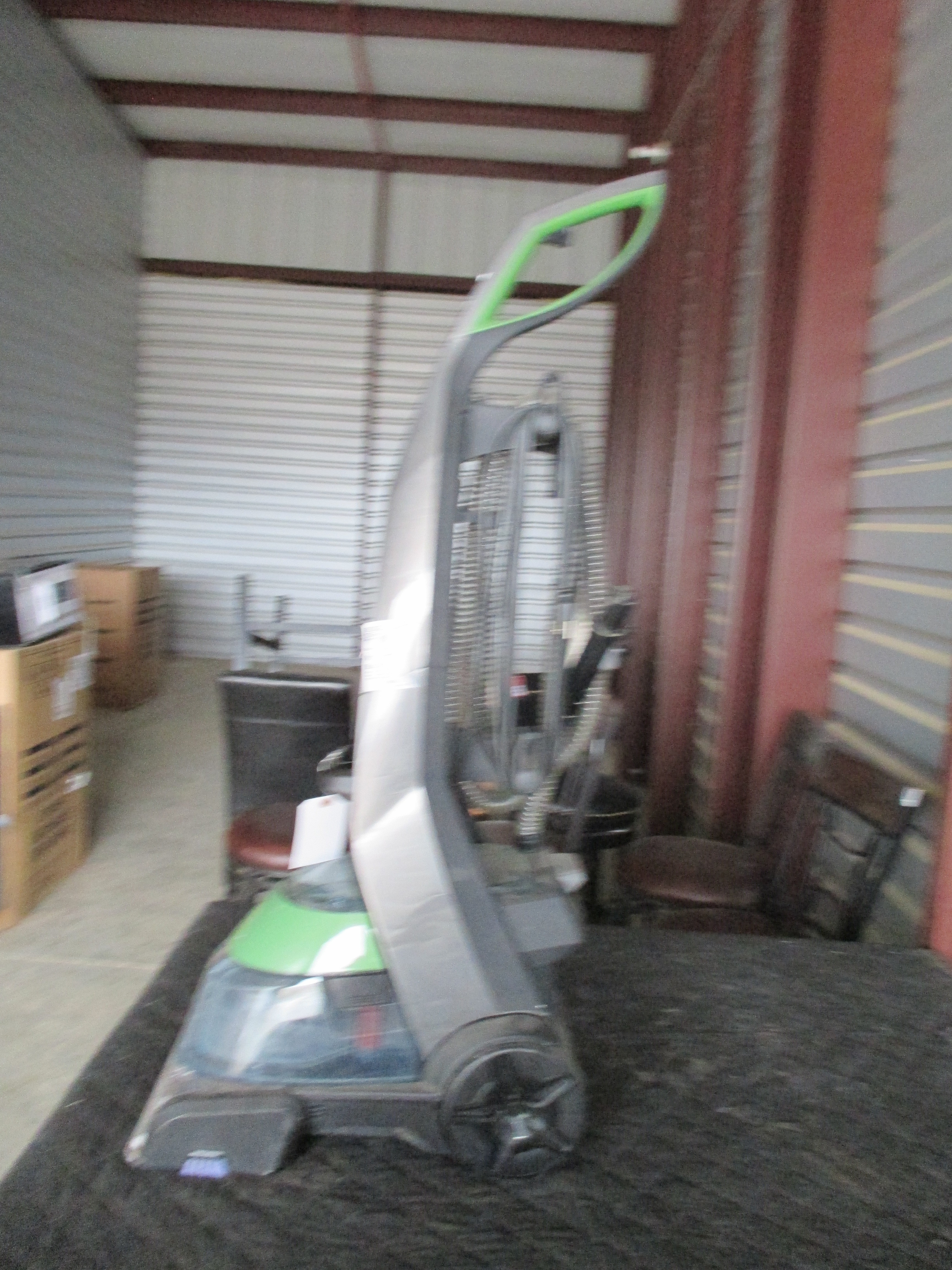 lot 138 image: Bissell Deep Clean Professional Pet