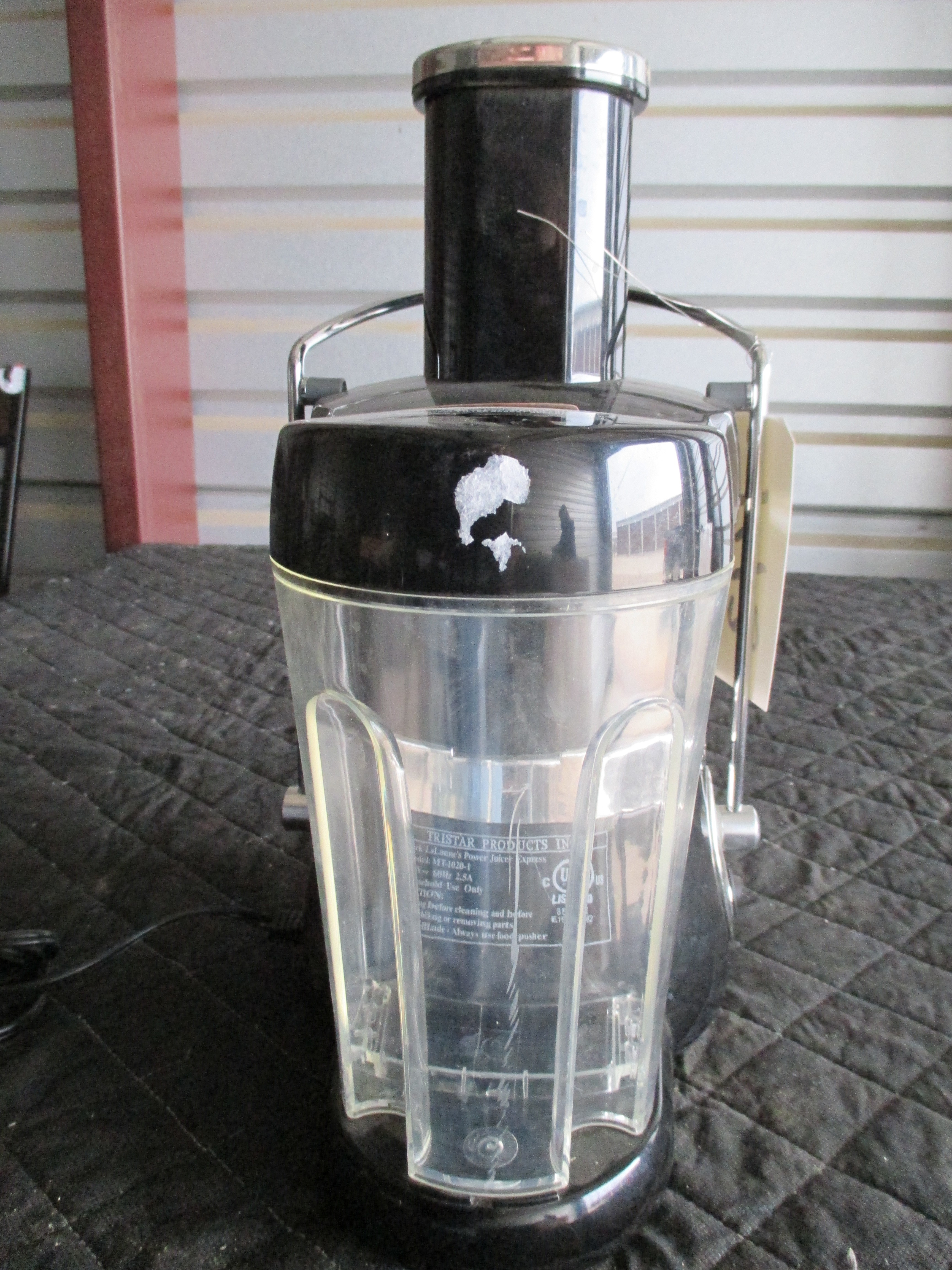 lot 143 image: Jack LaLanne Power Juicer Express