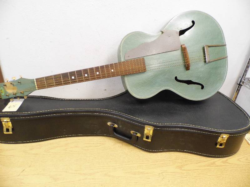 Regal Guitar w Case