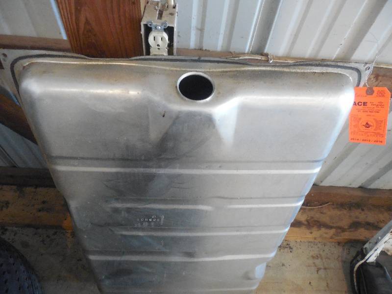 lot 11 image: New Fuel Tank for mopar b-body
